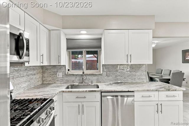 4906 Fairmont Court, Sterling Heights, MI 48310