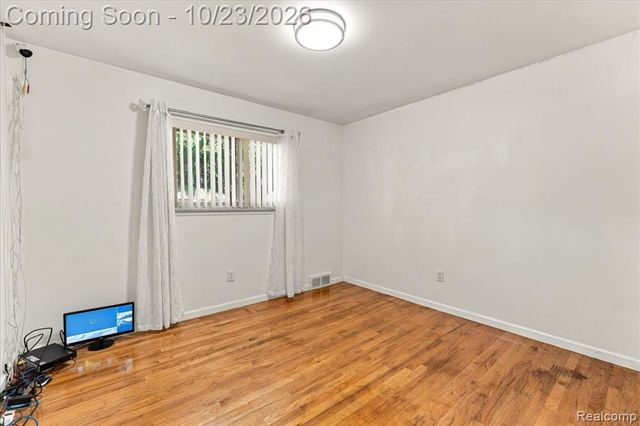4906 Fairmont Court, Sterling Heights, MI 48310