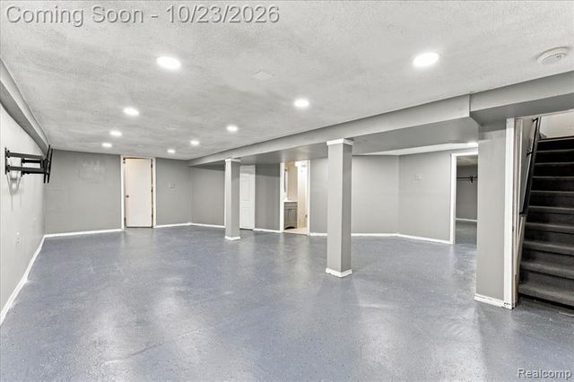 4906 Fairmont Court, Sterling Heights, MI 48310