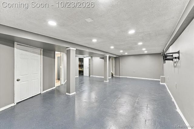 4906 Fairmont Court, Sterling Heights, MI 48310