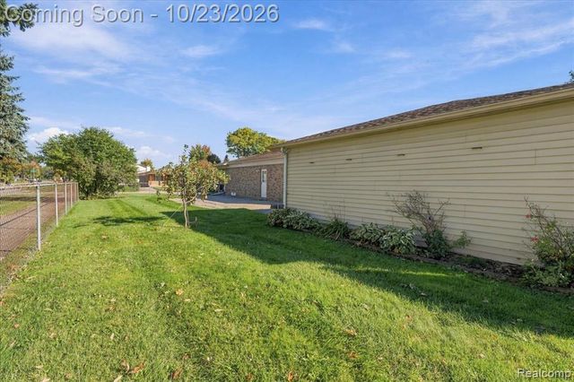 4906 Fairmont Court, Sterling Heights, MI 48310