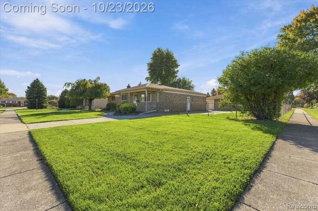 4906 Fairmont Court, Sterling Heights, MI 48310