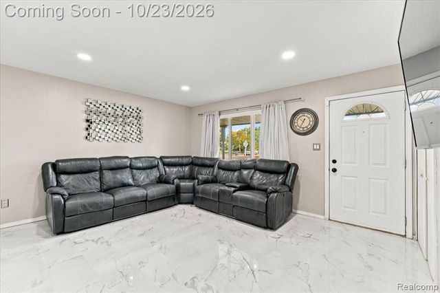 4906 Fairmont Court, Sterling Heights, MI 48310