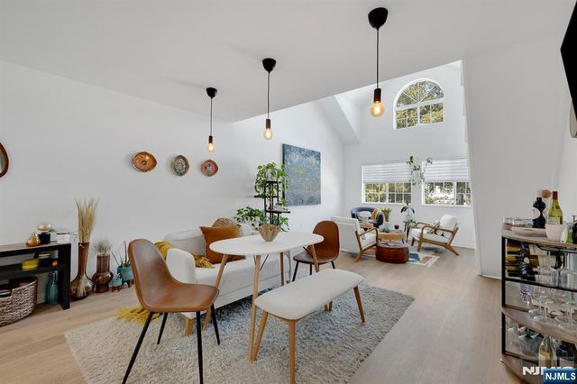 199 Union Avenue 2F, Rutherford, NJ 07070