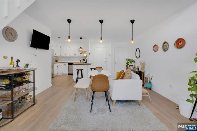 199 Union Avenue 2F, Rutherford, NJ 07070