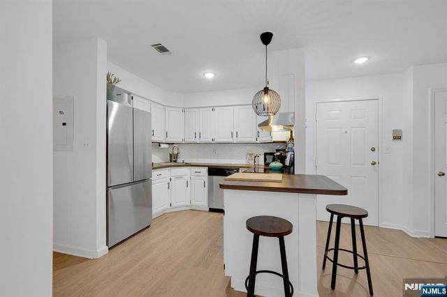 199 Union Avenue 2F, Rutherford, NJ 07070