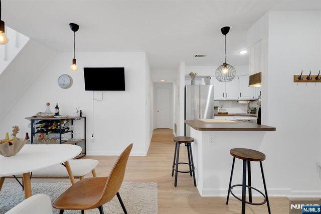 199 Union Avenue 2F, Rutherford, NJ 07070