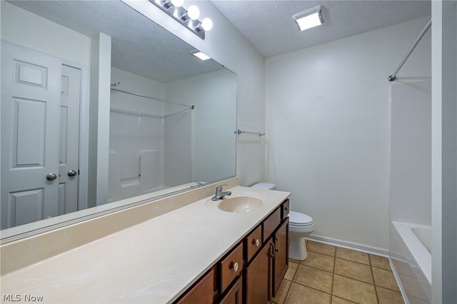 29089 Pembrooke Boulevard, Olmsted Twp, OH 44138
