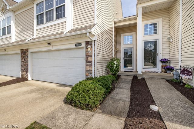 29089 Pembrooke Boulevard, Olmsted Twp, OH 44138