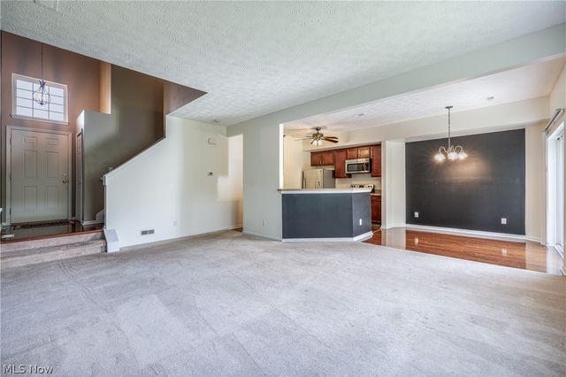 29089 Pembrooke Boulevard, Olmsted Twp, OH 44138