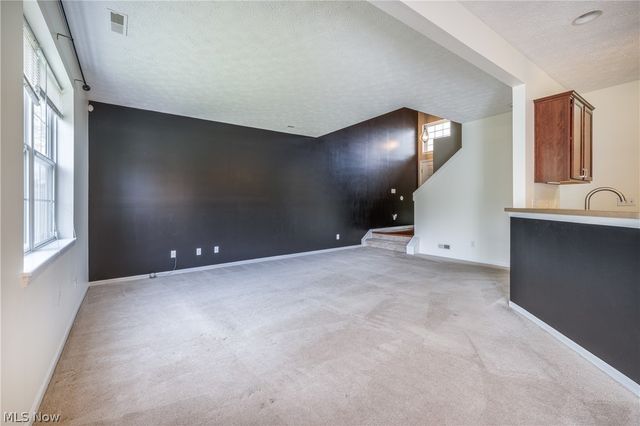 29089 Pembrooke Boulevard, Olmsted Twp, OH 44138