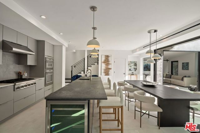 3401 Keeshen Drive, Los Angeles, CA 90066