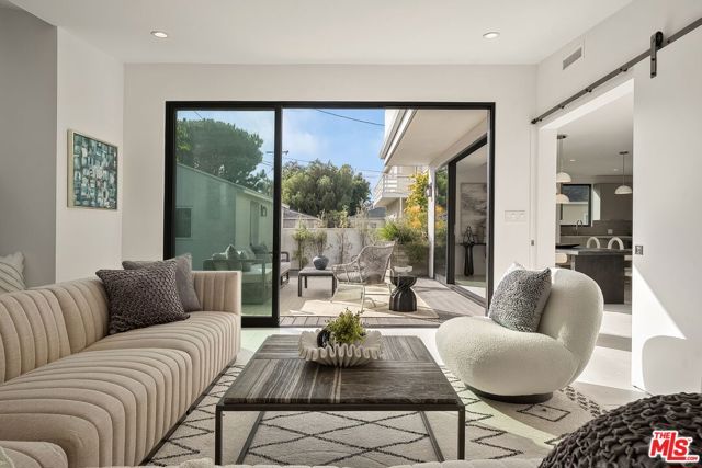 3401 Keeshen Drive, Los Angeles, CA 90066