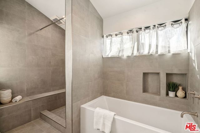 3401 Keeshen Drive, Los Angeles, CA 90066