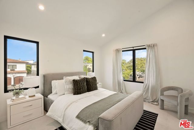 3401 Keeshen Drive, Los Angeles, CA 90066