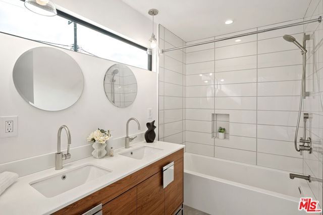 3401 Keeshen Drive, Los Angeles, CA 90066