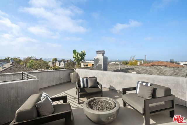3401 Keeshen Drive, Los Angeles, CA 90066