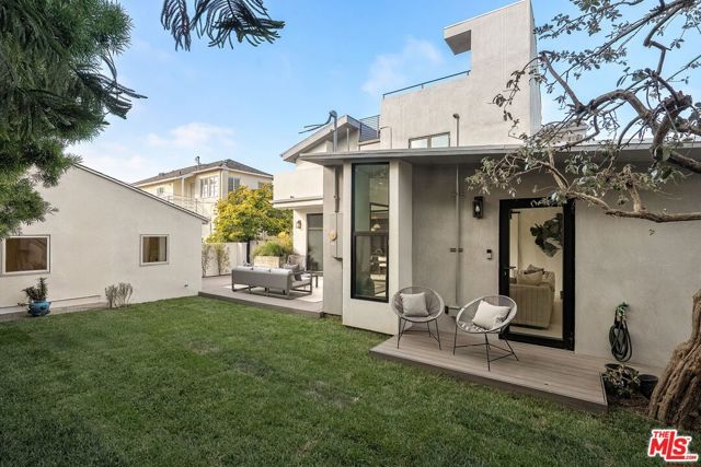 3401 Keeshen Drive, Los Angeles, CA 90066