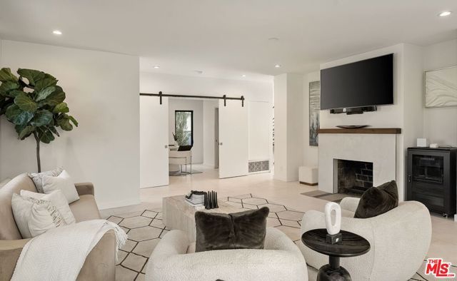 3401 Keeshen Drive, Los Angeles, CA 90066
