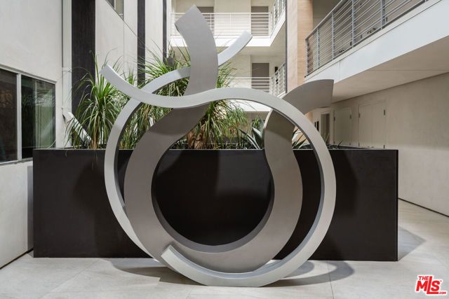 11837 Mayfield Avenue 305, Los Angeles, CA 90049