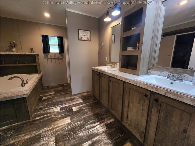 2573 Pentacre Road, Elkview, WV 25071