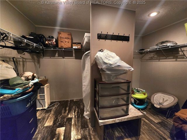 2573 Pentacre Road, Elkview, WV 25071