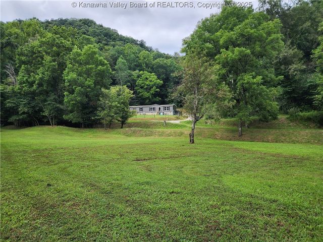 2573 Pentacre Road, Elkview, WV 25071