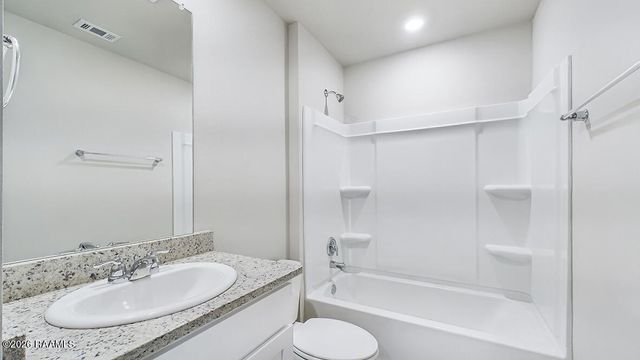 163 Cottage Cove Drive, Maurice, LA 70555