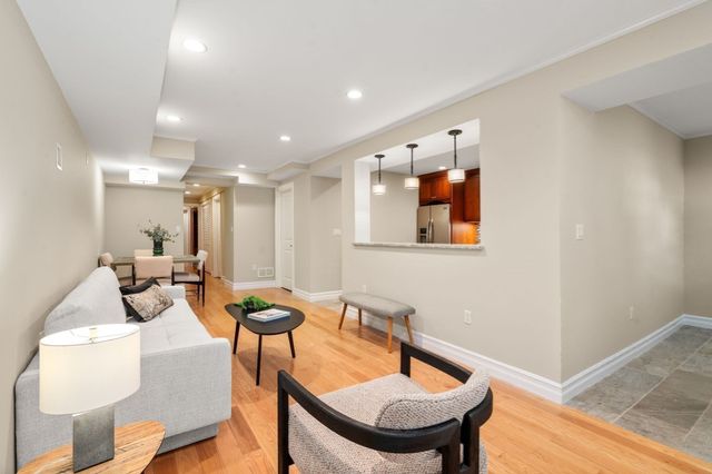 116 Pleasant St B, Brookline, MA 02446
