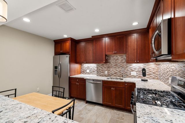 116 Pleasant St B, Brookline, MA 02446