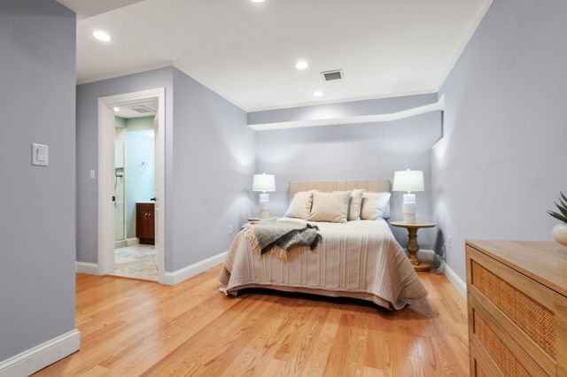 116 Pleasant St B, Brookline, MA 02446
