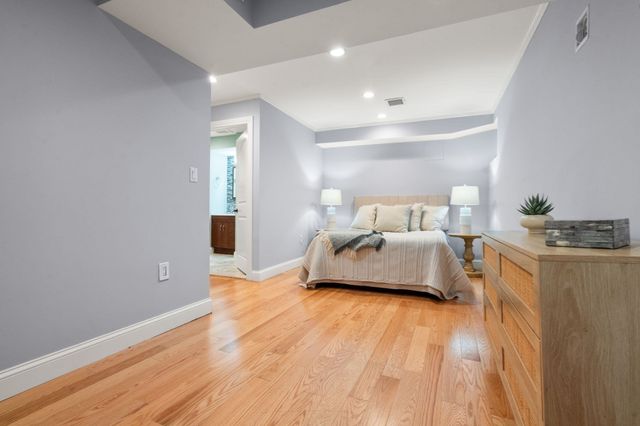 116 Pleasant St B, Brookline, MA 02446