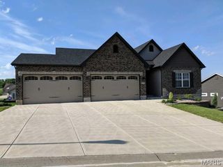 9840 Ridgecrest Drive, Hillsboro, MO 63050