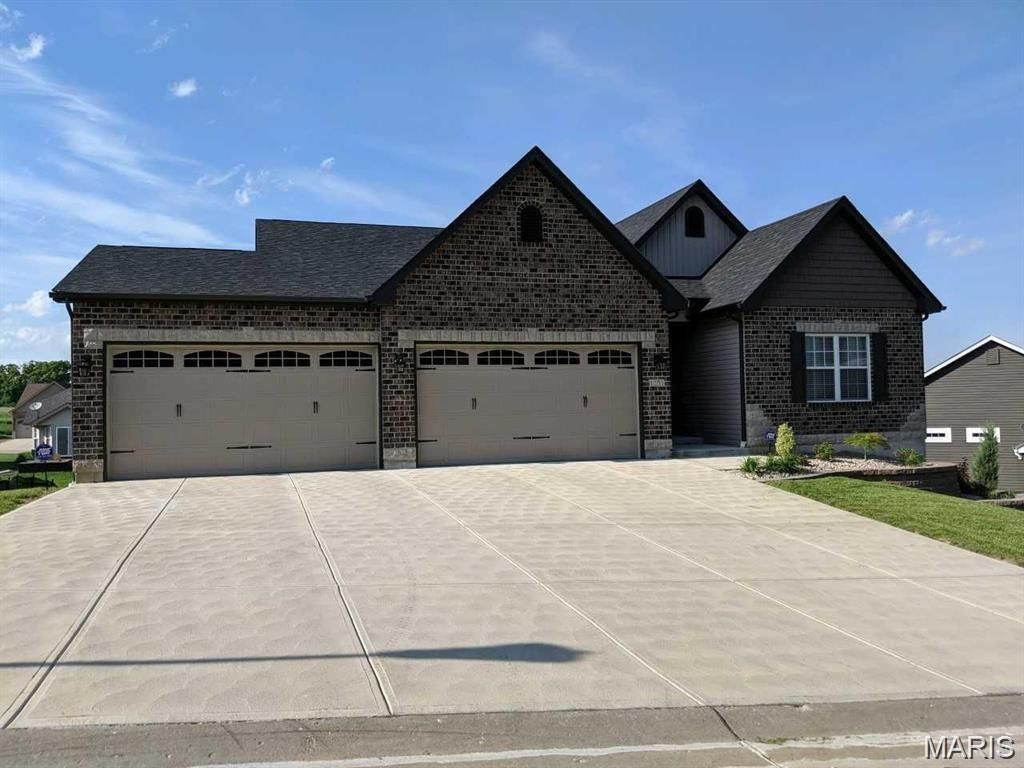 9840 Ridgecrest Drive, Hillsboro, MO 63050