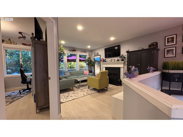 6650 Sw CANBY St, Portland, OR 97223