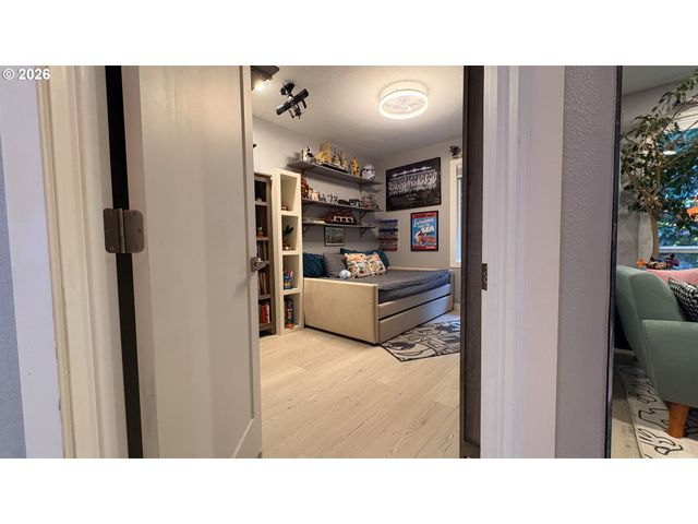 6650 Sw CANBY St, Portland, OR 97223