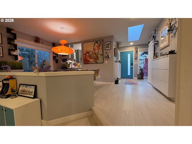 6650 Sw CANBY St, Portland, OR 97223