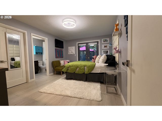 6650 Sw CANBY St, Portland, OR 97223