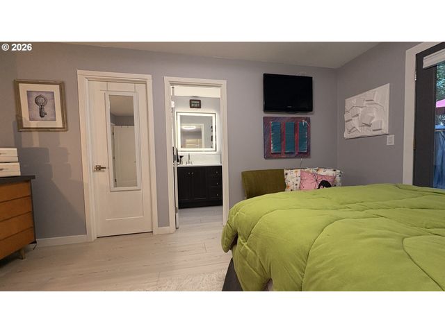 6650 Sw CANBY St, Portland, OR 97223