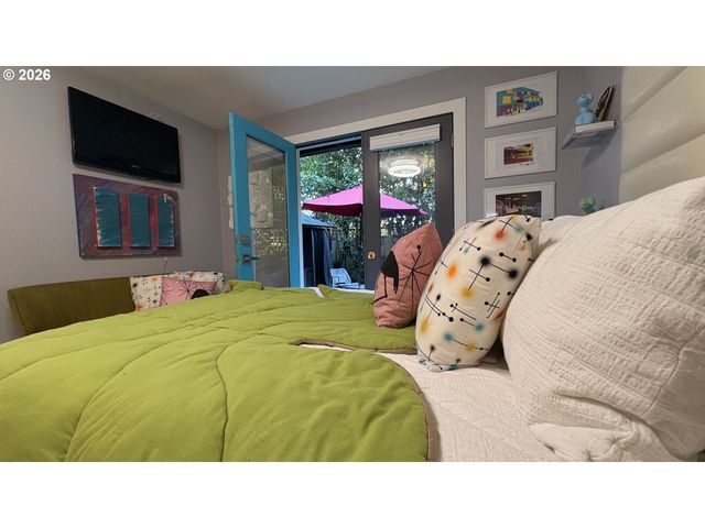 6650 Sw CANBY St, Portland, OR 97223