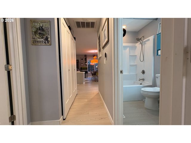 6650 Sw CANBY St, Portland, OR 97223