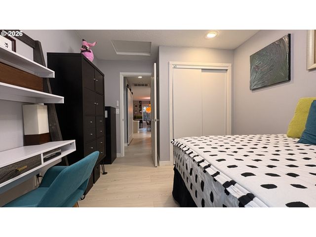 6650 Sw CANBY St, Portland, OR 97223