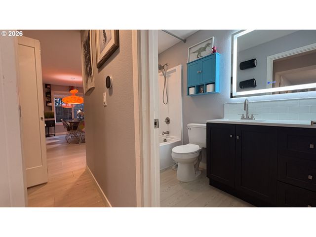 6650 Sw CANBY St, Portland, OR 97223