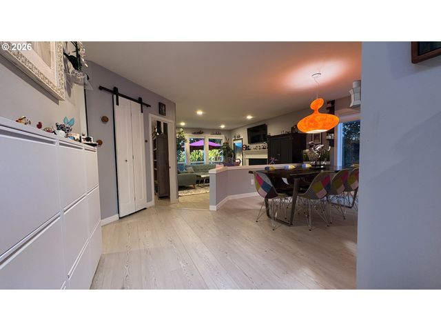 6650 Sw CANBY St, Portland, OR 97223