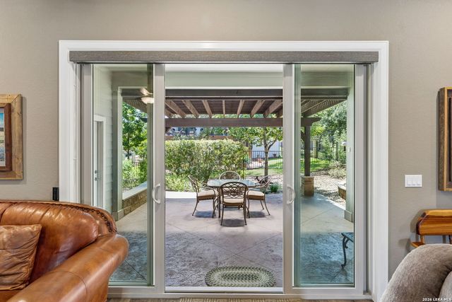 808 DANCING OAK LN, San Marcos, TX 78666