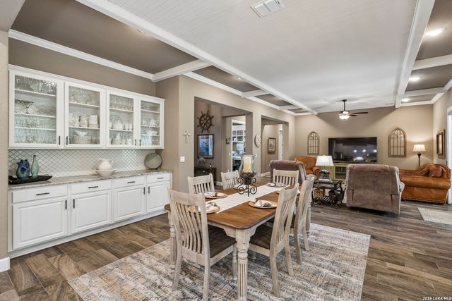 808 DANCING OAK LN, San Marcos, TX 78666
