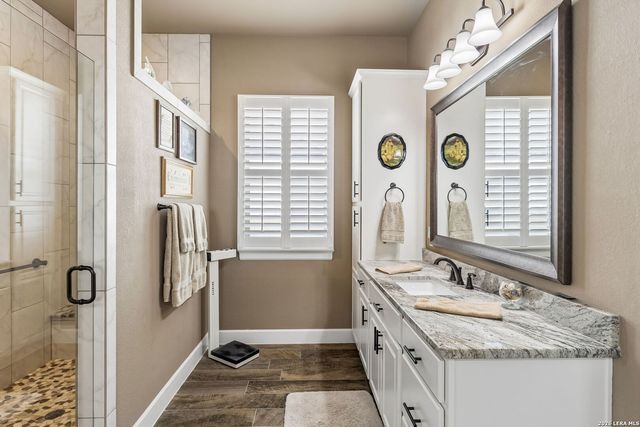 808 DANCING OAK LN, San Marcos, TX 78666