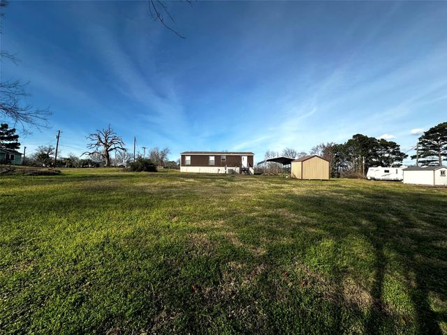 190 E Austin Avenue, Onalaska, TX 77360
