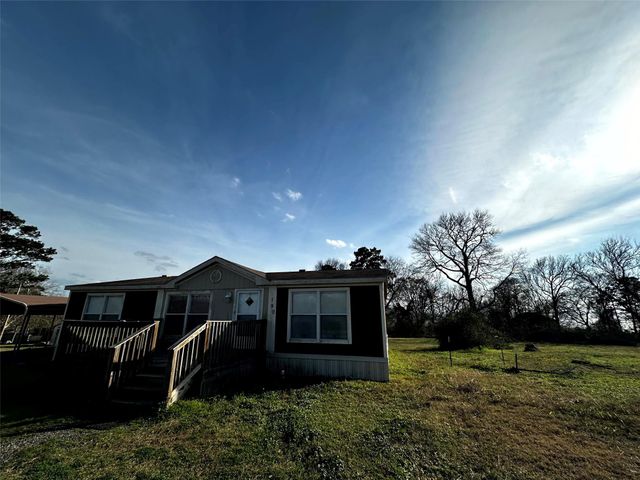 190 E Austin Avenue, Onalaska, TX 77360