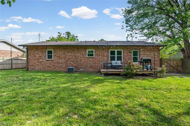 2203 Beth Lane, Bentonville, AR 72712